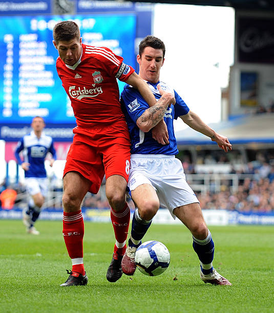 让他一步步 让他一步步